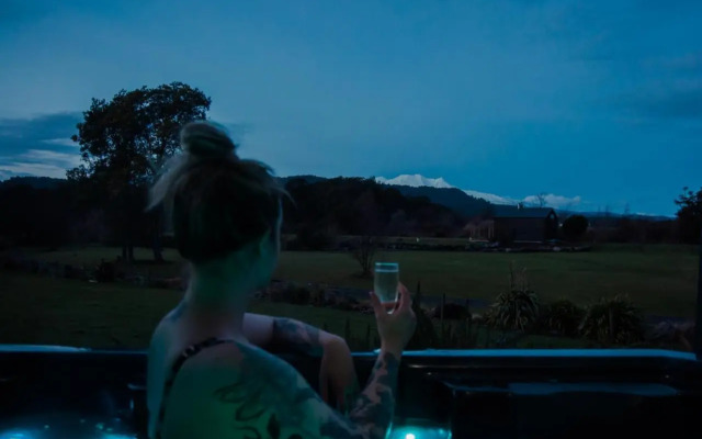 Mountain Glass - Ohakune Holiday Home