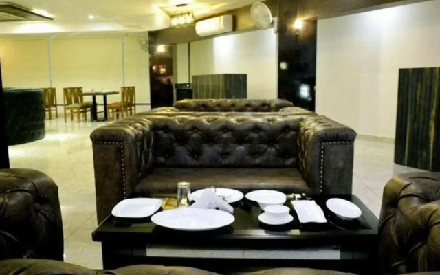 Oyo 11375 Hotel G20 Inn