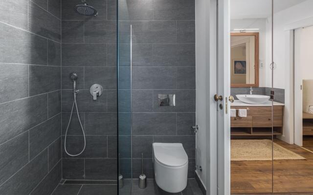 Porto Bus Beachfront 1