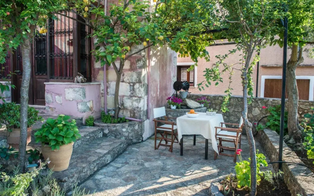 Antheia Houses