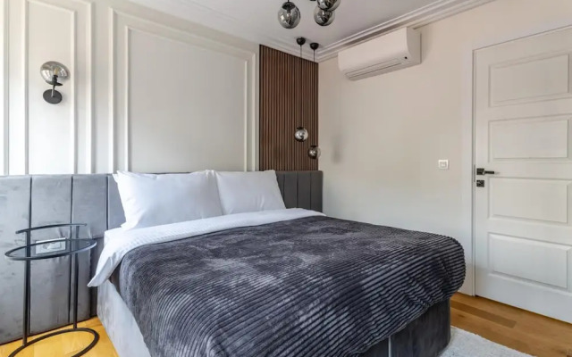 Sleek Flat 6 min to Istiklal Ave in Beyoglu