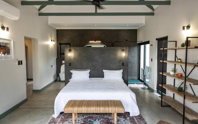 Villa Thornybush Light and Elegantly Designed Villa
