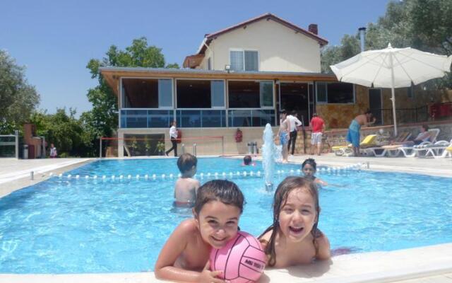 Camalti Gardenlife Otel