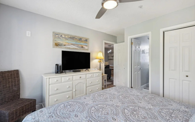 Seaside Bliss Retreat Coastal Condo for 6