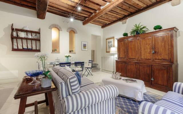 The 1400 s Apartment