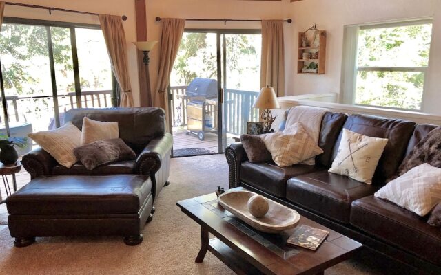 Moonridge Treetop Retreat