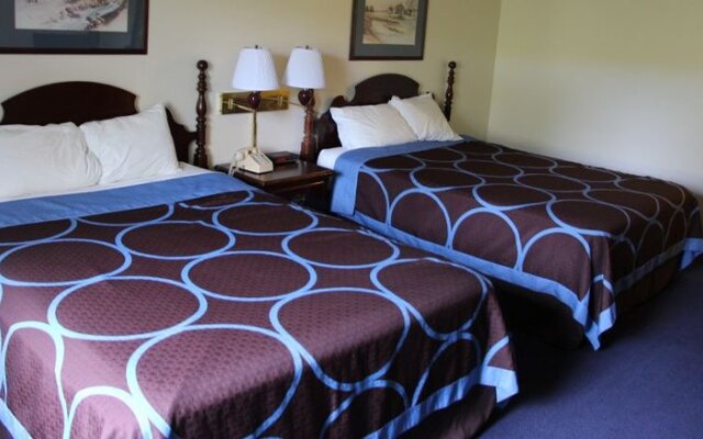 Days Inn & Suites by Wyndham Williamsburg IA North