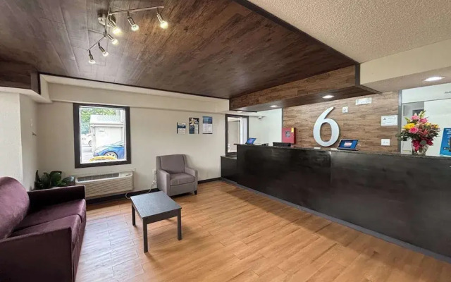 Studio 6 Suites Charlotte, NC - Northlake
