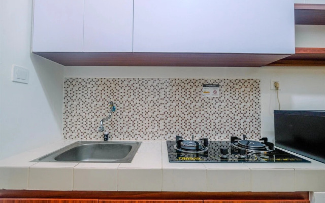 Homey and Comfort Living Studio Room at Dave Apartment