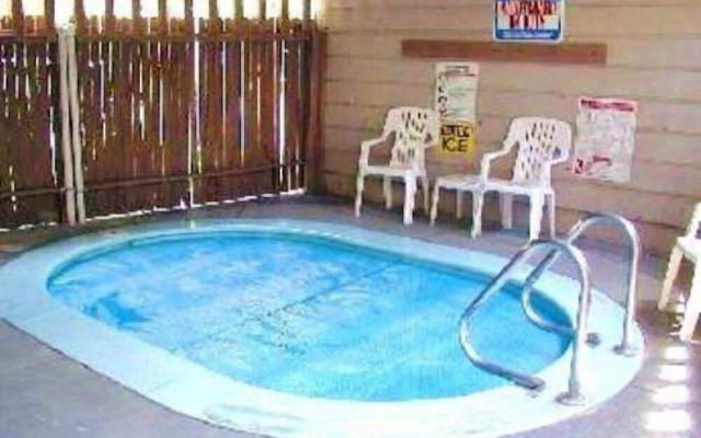 Mountain Shadows F02 - Studio Condo