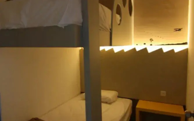 Warm Blanket Hotel