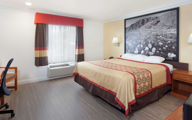 Super 8 by Wyndham Vallejo/Napa Valley
