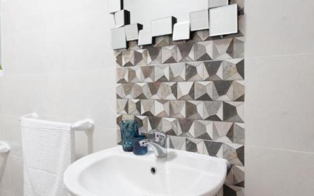 F3-2 Room 2 single beds shared bathroom