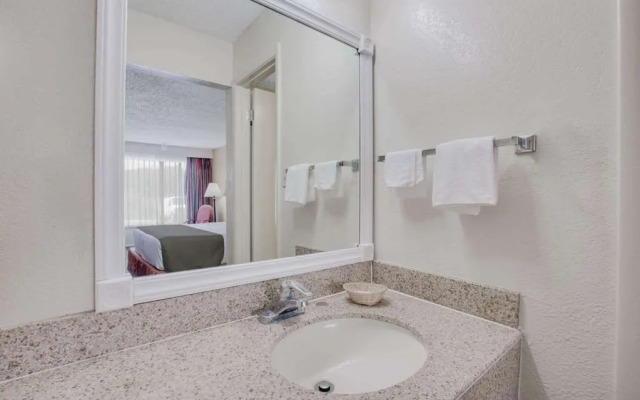 Days Inn Asheville West