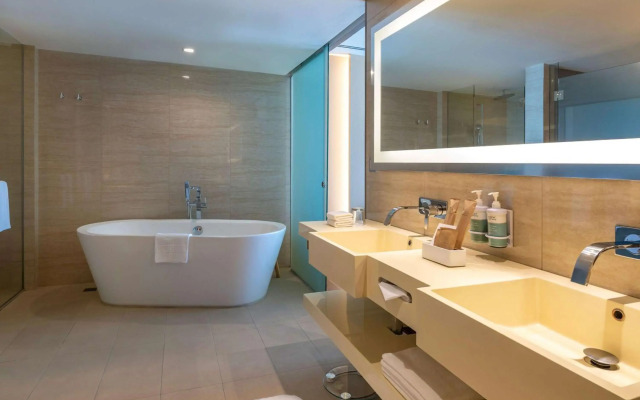 Novotel Manila Araneta City Hotel