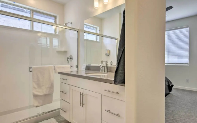 Community Perks: Executive Chandler Townhome