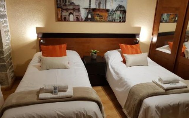 Hotel Aqua Rooms Sarria