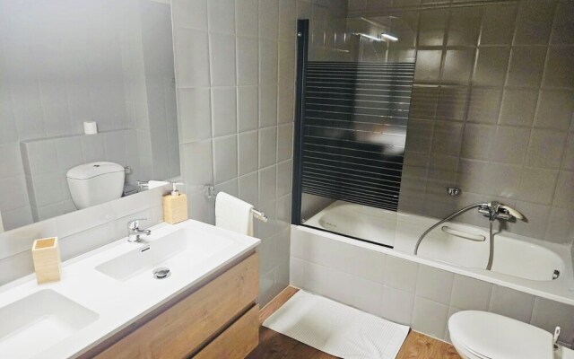 Large 3bedrooms in belair TerraceParking