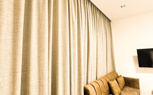 Central Apartment For Rent 24