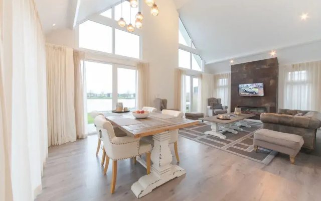 Stylish Holiday Home with Fireplace near Oosterschelde