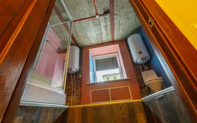 Sun Clarita Living Quarters