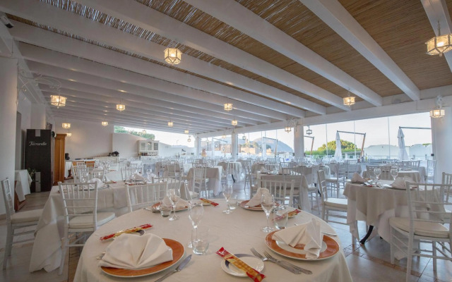 Hotel Tritone