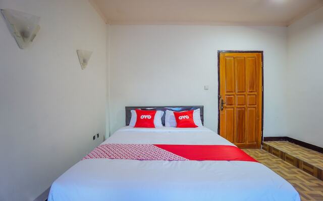 OYO 2217 Galaxy Hotel
