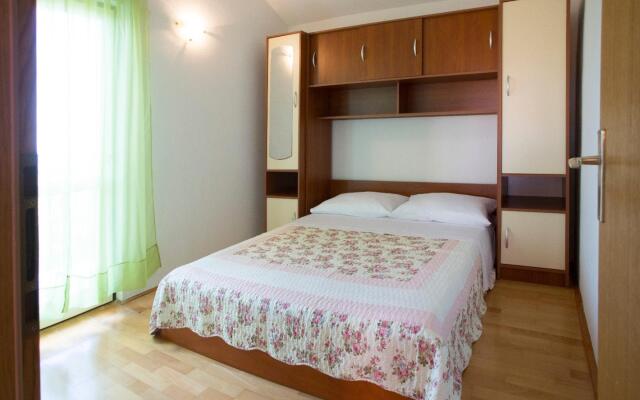 Ana - quiet and peaceful - A2(4+1)