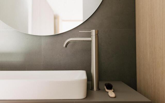 Lacumontes Lake View Apartments