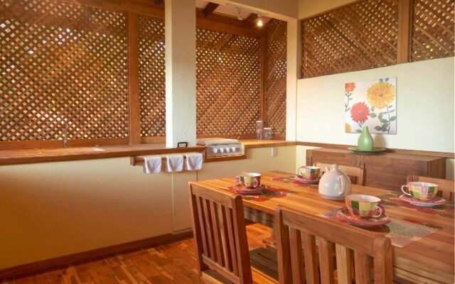 Jungle House- Natural Ocean View Cabin