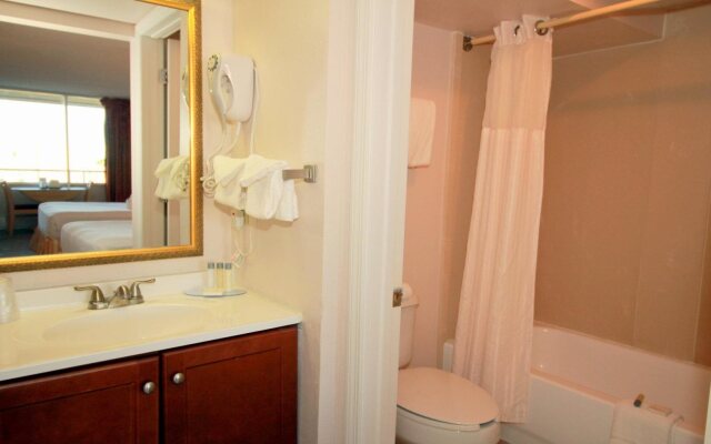 Seaside Inn & Suites