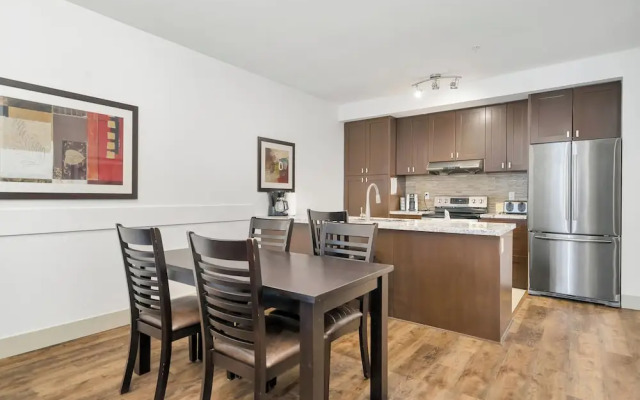 Elevated Escapes 2BR Suite Overlooking Lake