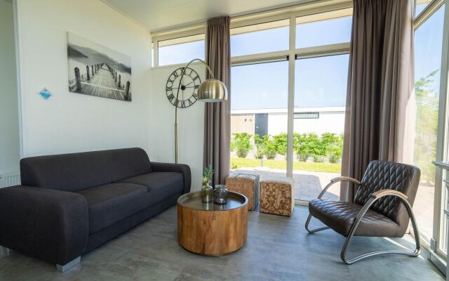 Comfy chalet with dishwasher near a nature reserve