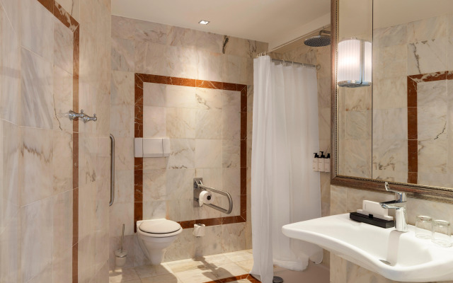 InterContinental Chantilly Chateau Mont Royal by IHG