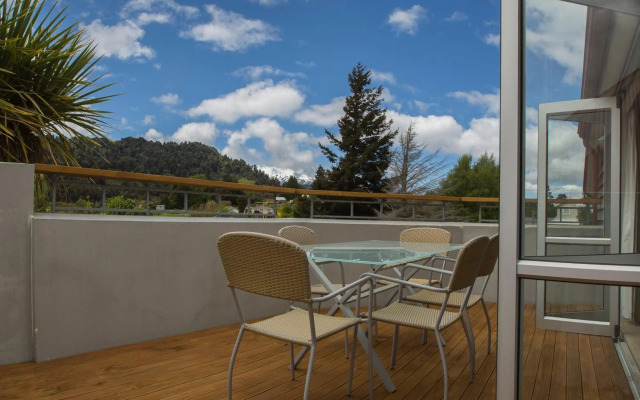 Powderhorn Chateau