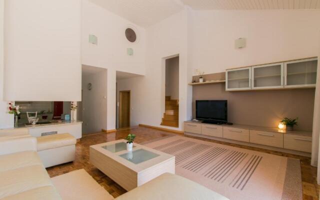 Holiday House Danka