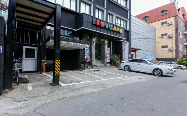 hotelImage