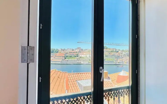 Oporto Invite - River View