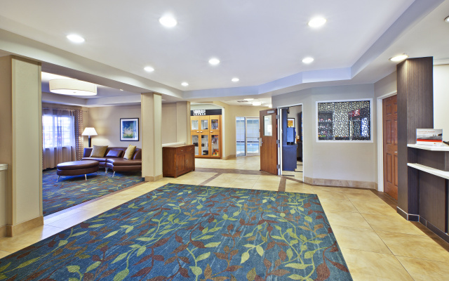 Candlewood Suites Indianapolis Airport by IHG
