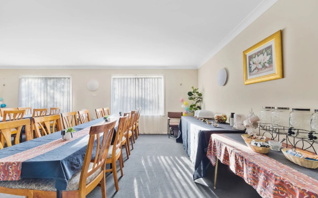Castlereagh Motor Inn