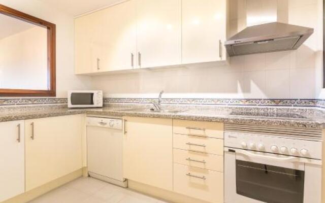 Duquesa Village Apartemento 2115