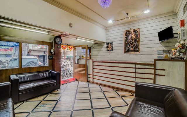 Oyo 23706 Super Deluxe Guest House