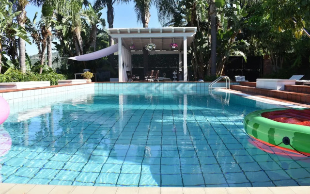 Suite Margherita With Private Garden and Shared Pool