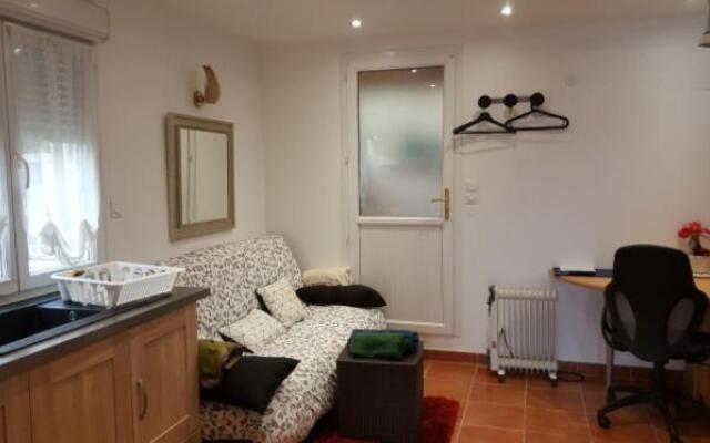 Près d'Evry, petite maison indépendante 1 ch 1 terrasse