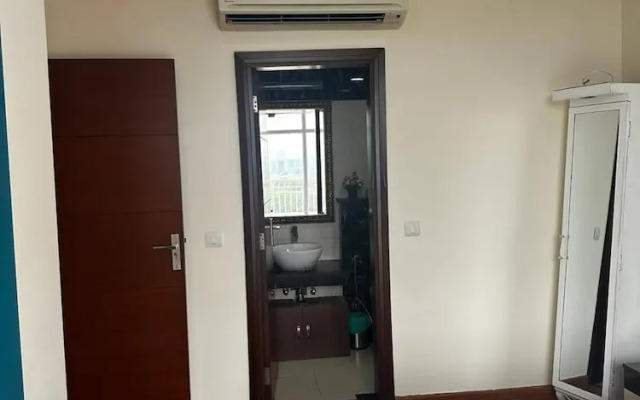 Luxury Serviced Apartment Near Medanta Medicity