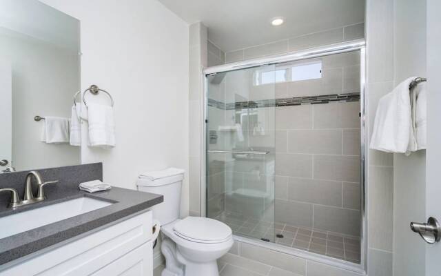 Brand NEW Modern Luxury 3bdr Townhome In Silver Lake