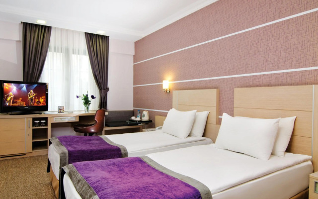 Midas Hotel