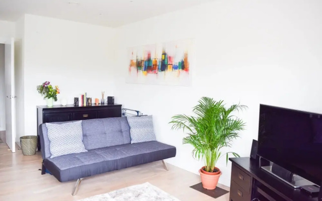 Stylish 2 Bedroom Flat With Balcony In Tufnell Park