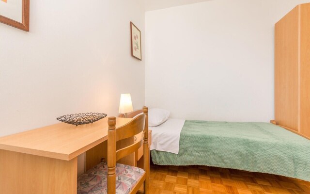Stunning Apartment in Banj With Wifi and 2 Bedrooms
