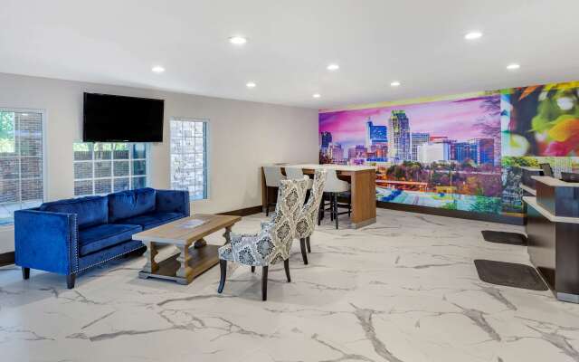 Clarion Pointe Raleigh Midtown